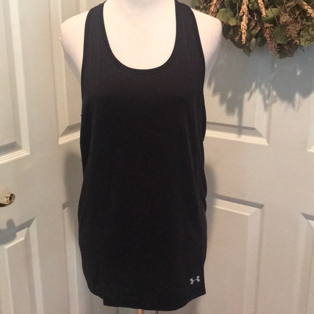 Black under armour tank with amazing fabric